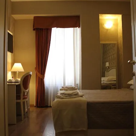 Pensión Domus Bocca Di Leone 3*