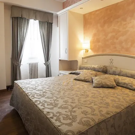 Domus Bocca Di Leone Pensión 3*