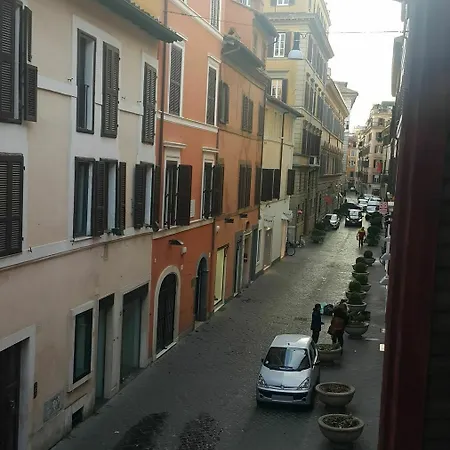 Pensión Domus Bocca Di Leone 3*