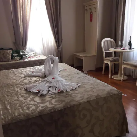 Domus Bocca Di Leone Rome