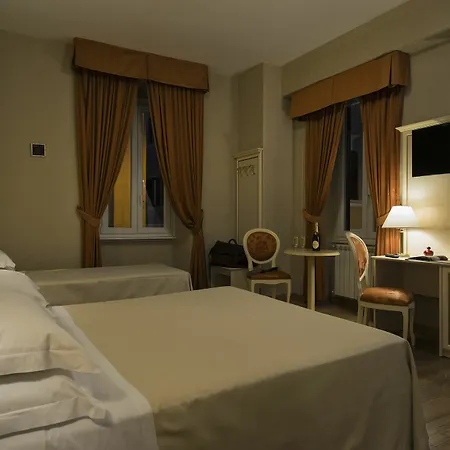 Domus Bocca Di Leone 3* Rome